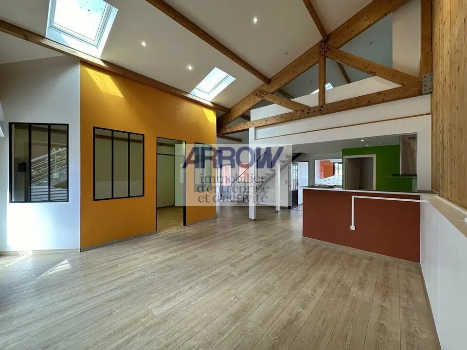 Vente Bureaux 120 m² - Photo 1