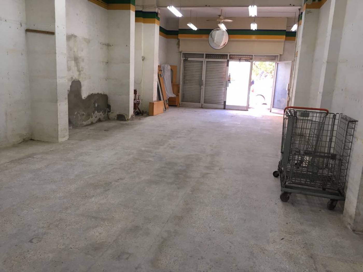 Retail in Vilanova i la Geltrú, Barcelona to rent Interior Photo- Image 1 of 5