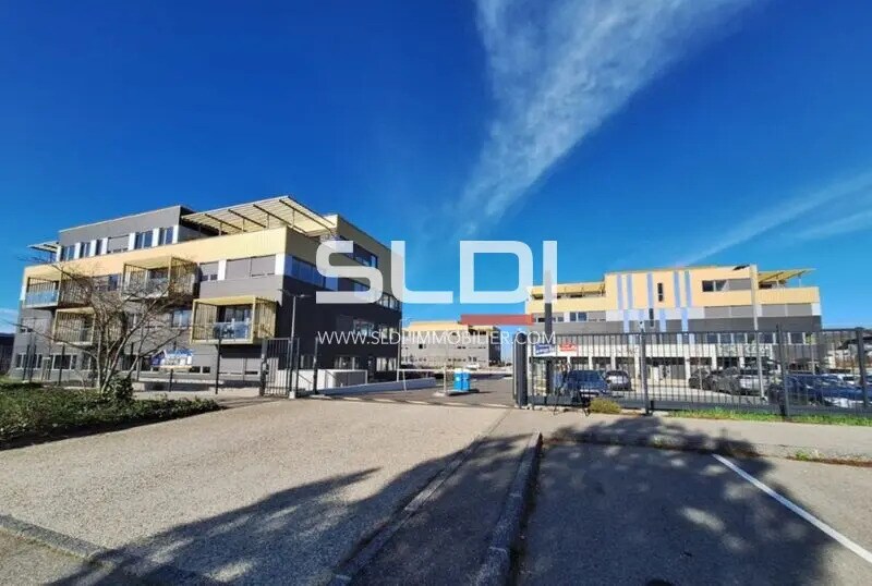 Office in Valence to rent - Building Photo - Image 1 of 3