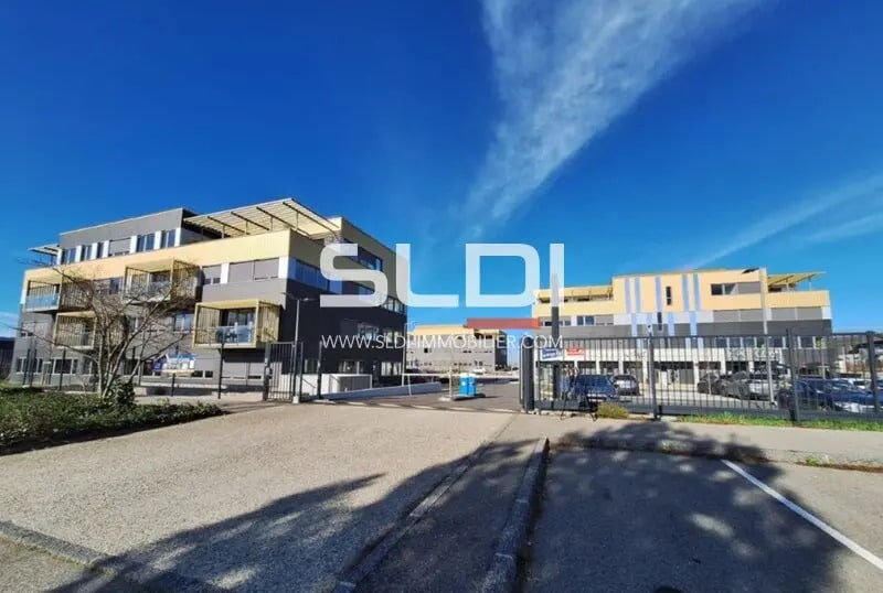 Location Bureaux 98 m² - Photo 1