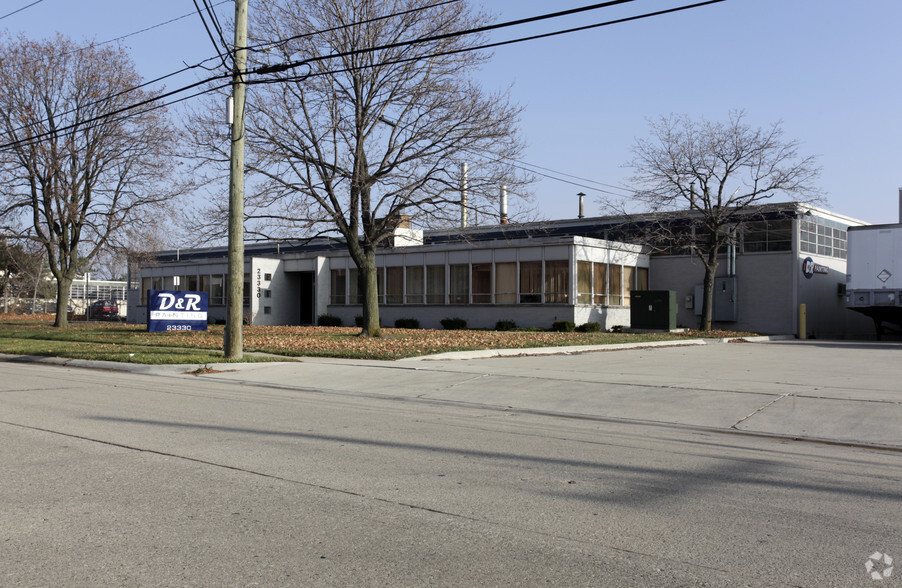 23330 Pinewood St, Warren, MI for sale - Building Photo - Image 1 of 5