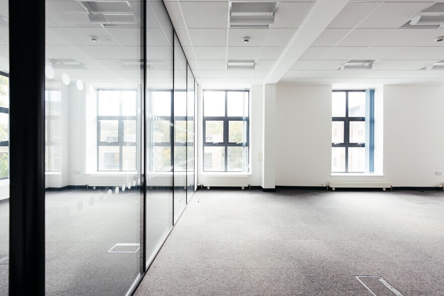 Deakins Business Park, Bolton, BL7 9RP Office for Lease UK