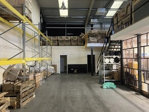 Tom Cribb Rd, London to rent Interior Photo- Image 2 of 5