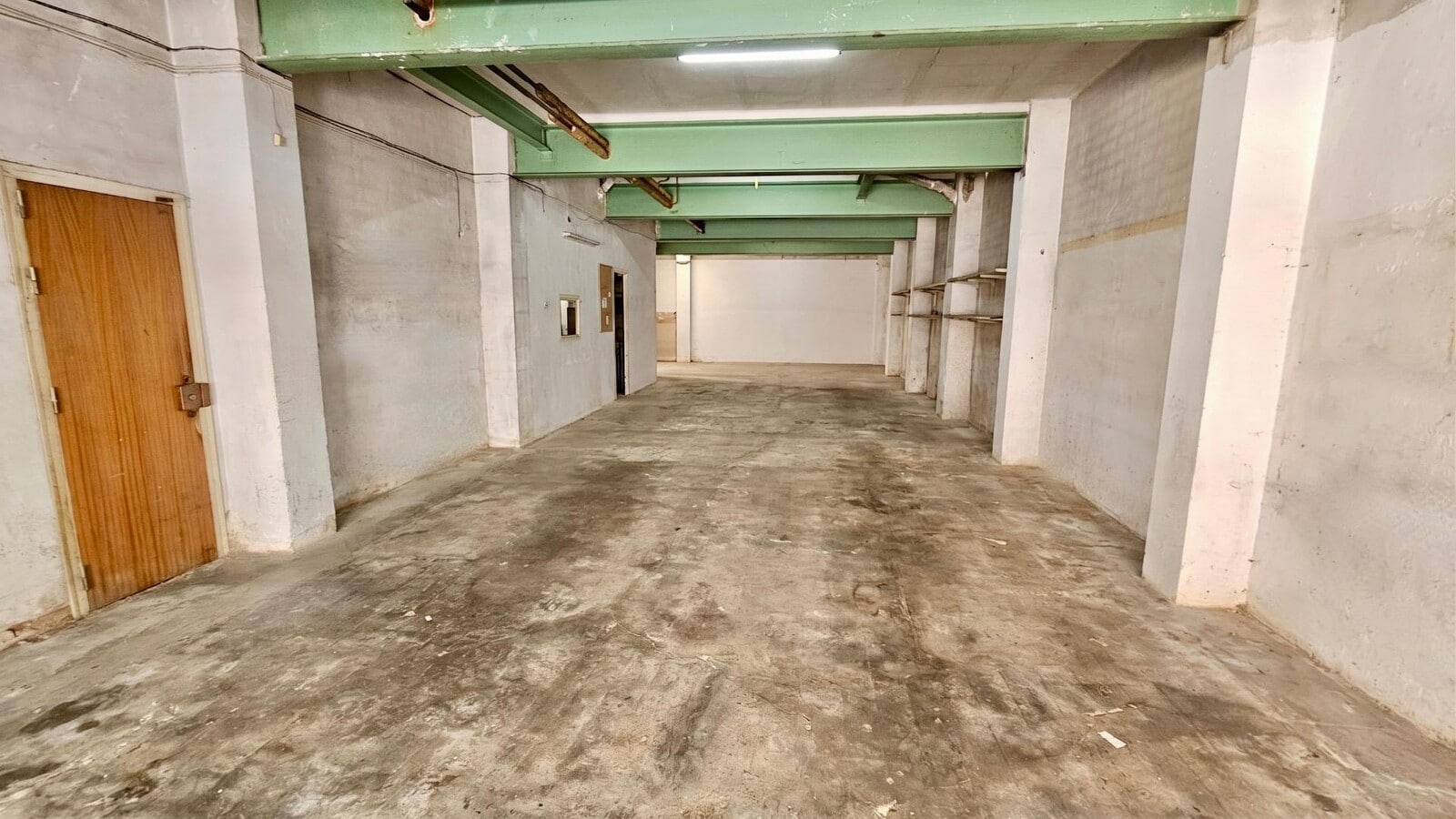 Pineda de Mar, BAR 08397 - Unit 1 - - Interior Photo - Image 2 of 3