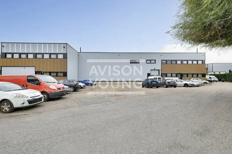 Light Industrial in Villeneuve-la-Garenne to rent - Building Photo - Image 3 of 4