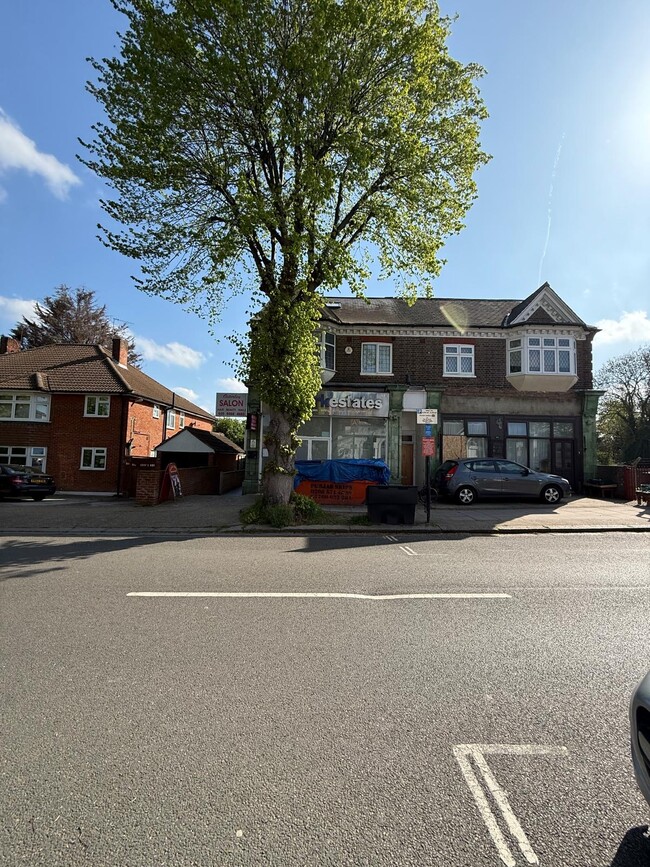 More details for 173 Thornbury Rd, Isleworth - Retail to Rent