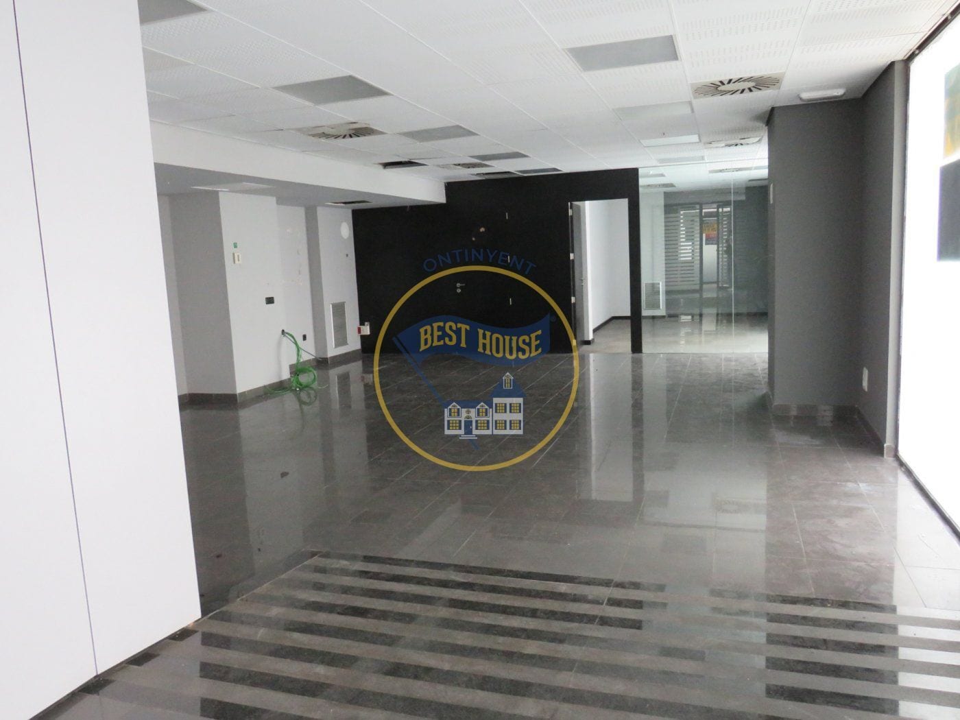 Retail in Ontinyent, Valencia to rent Building Photo- Image 1 of 5