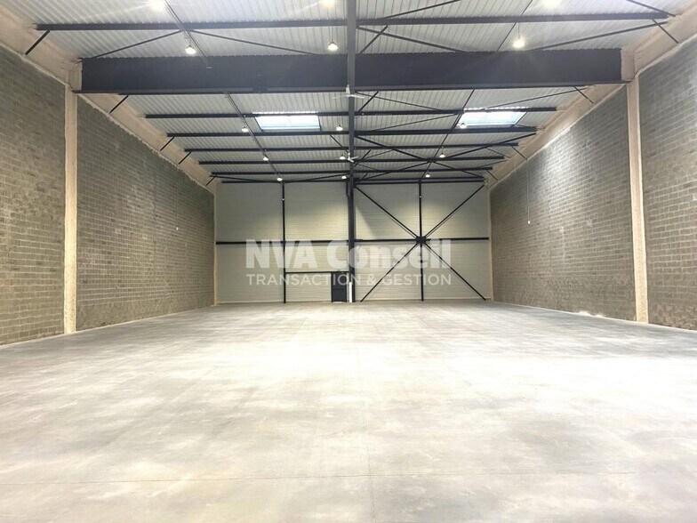 Industrial in SAINT-OUEN-L'AUMONE to rent - Building Photo - Image 3 of 19