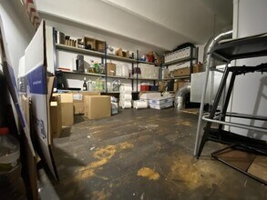 Retail in Barcelona, Barcelona to rent Interior Photo- Image 2 of 8