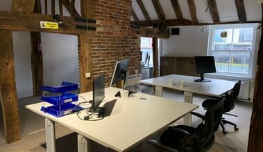 73-73A High St, Battle to rent Interior Photo- Image 2 of 6