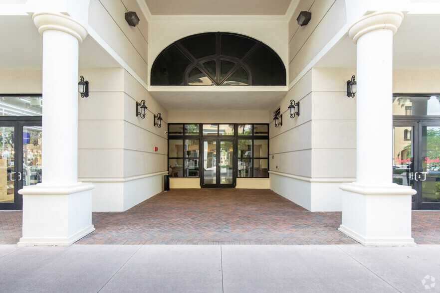 1600 Ponce De Leon Blvd, Coral Gables, FL for rent - Building Photo - Image 2 of 5