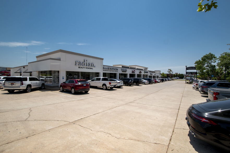 7300-7310 N Western Ave, Oklahoma City, OK for sale - Building Photo - Image 1 of 1