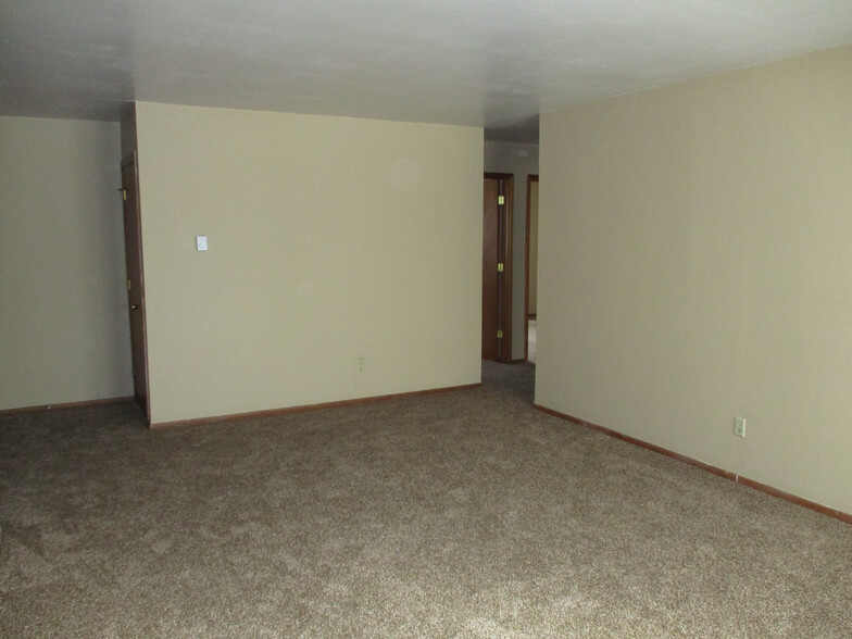 4617-4717 Furge Dr, Fort Wayne, IN for sale - Building Photo - Image 3 of 49