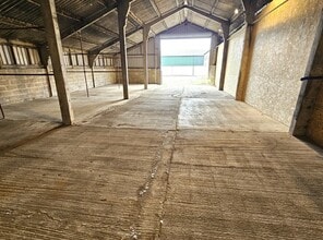 Beech Barn Farm, Enfield to rent Interior Photo- Image 2 of 3