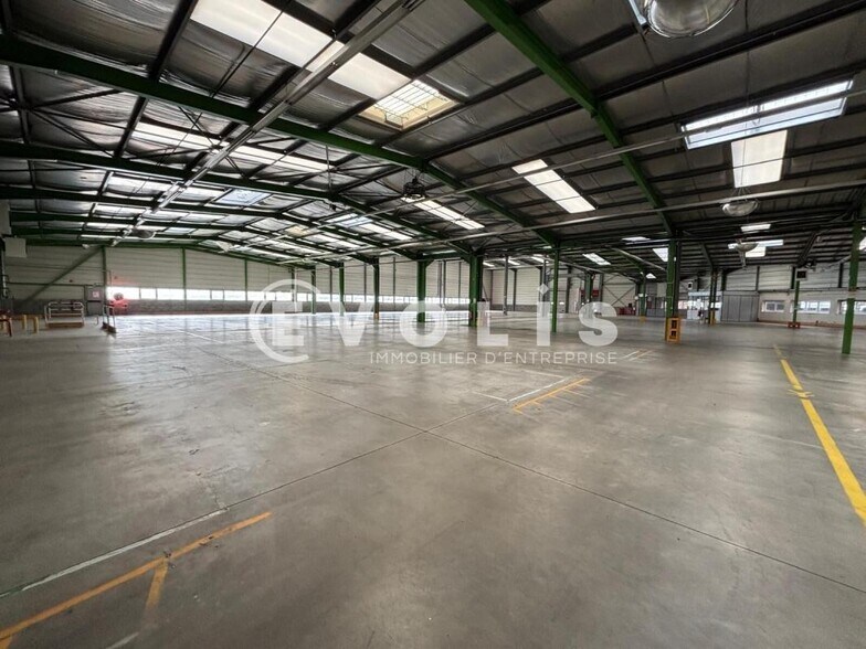 Industrial in Brignais for sale - Interior Photo - Image 3 of 17