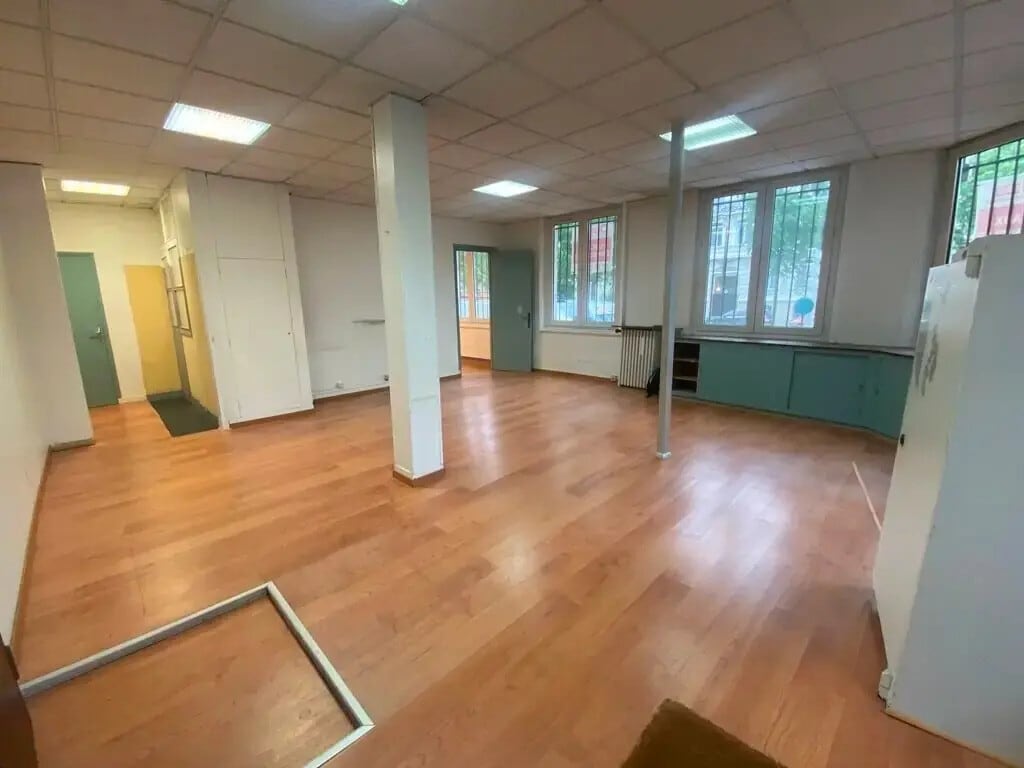 Location Bureaux 115 m² - Photo 1