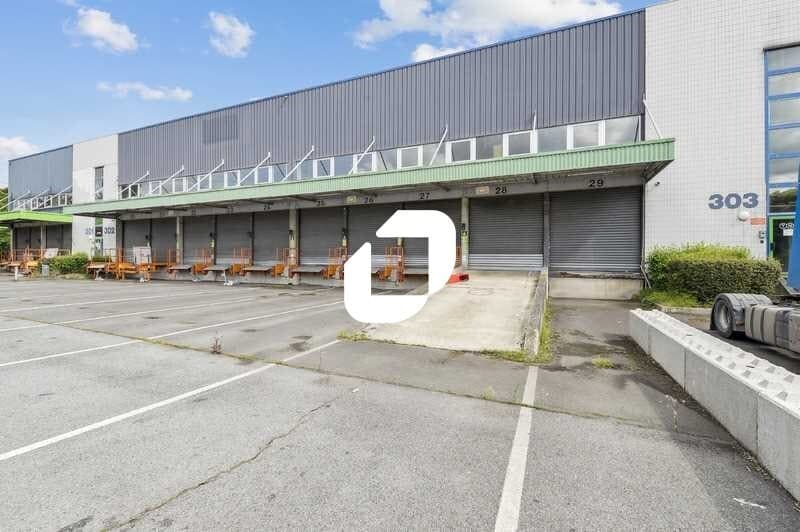 Industrial in SAINT-OUEN-L'AUMONE to rent - Building Photo - Image 1 of 18