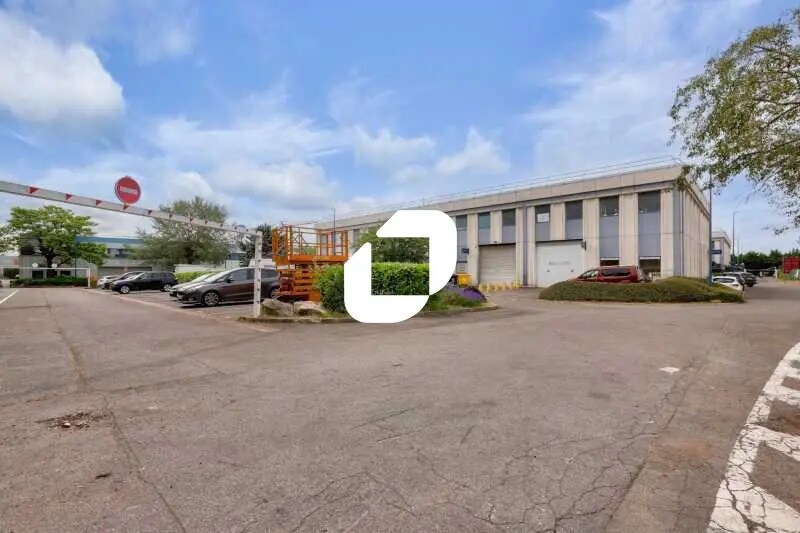Light Industrial in Aulnay-sous-Bois to rent Building Photo- Image 1 of 18