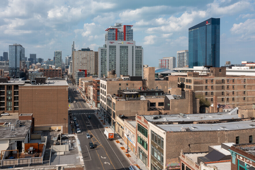 2325 S Michigan Ave, Chicago, IL for rent - Aerial - Image 2 of 6