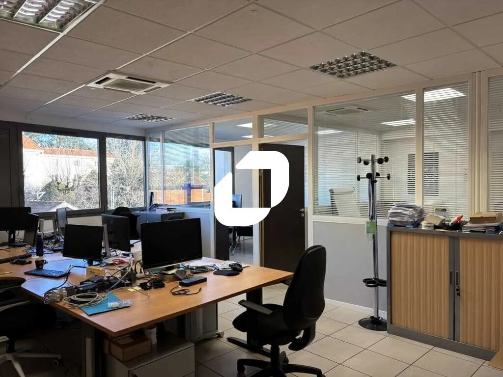 Vente Bureaux 133 m² - Photo 1