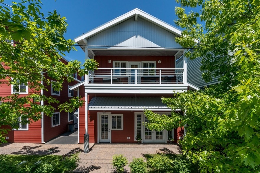 616-626 NW Arizona Ave Portfolio portfolio of 2 properties for sale on LoopNet.co.uk - Primary Photo - Image 1 of 2