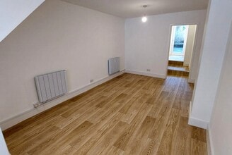 1 Silver St, Cirencester to rent Interior Photo- Image 2 of 4