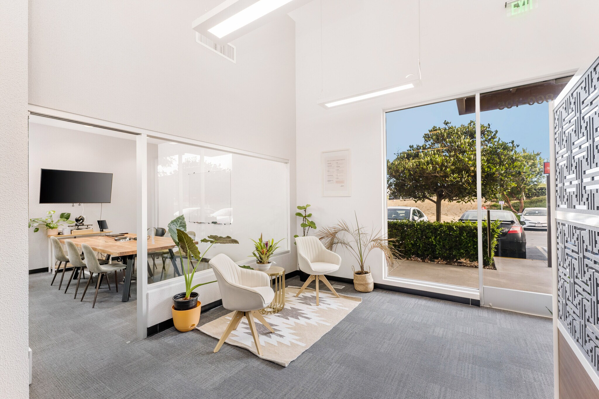 860 S Pacific Coast Hwy, El Segundo, CA for sale Interior Photo- Image 1 of 1