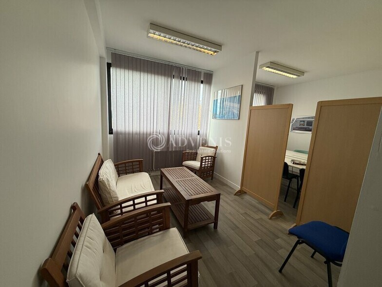 Office in Noisy-le-Grand for sale - Interior Photo - Image 3 of 11