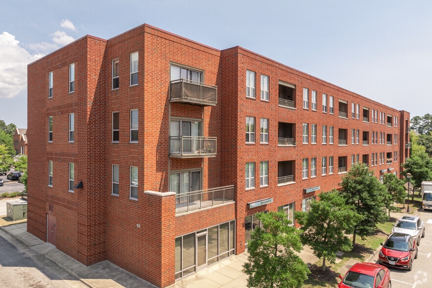 1060-1090 Loftis Blvd, Newport News, VA to rent - Primary Photo - Image 1 of 4