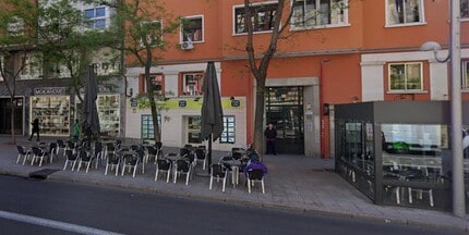 Retail in Madrid, Madrid to rent Interior Photo- Image 2 of 4