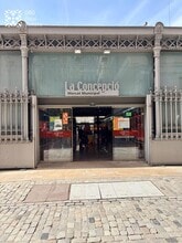 Retail in Barcelona, Barcelona to rent Building Photo- Image 2 of 2