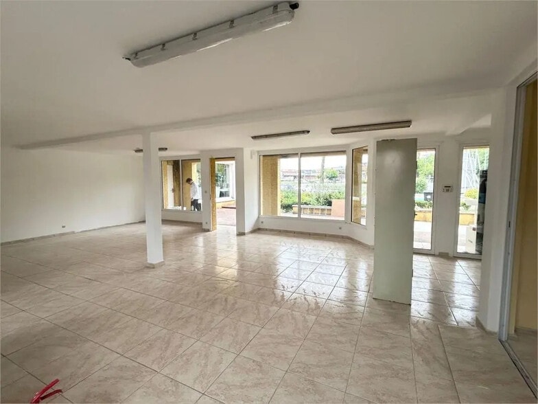 26 Impasse Du Clot Du Loup, Rouffiac-Tolosan for sale - Building Photo - Image 3 of 15