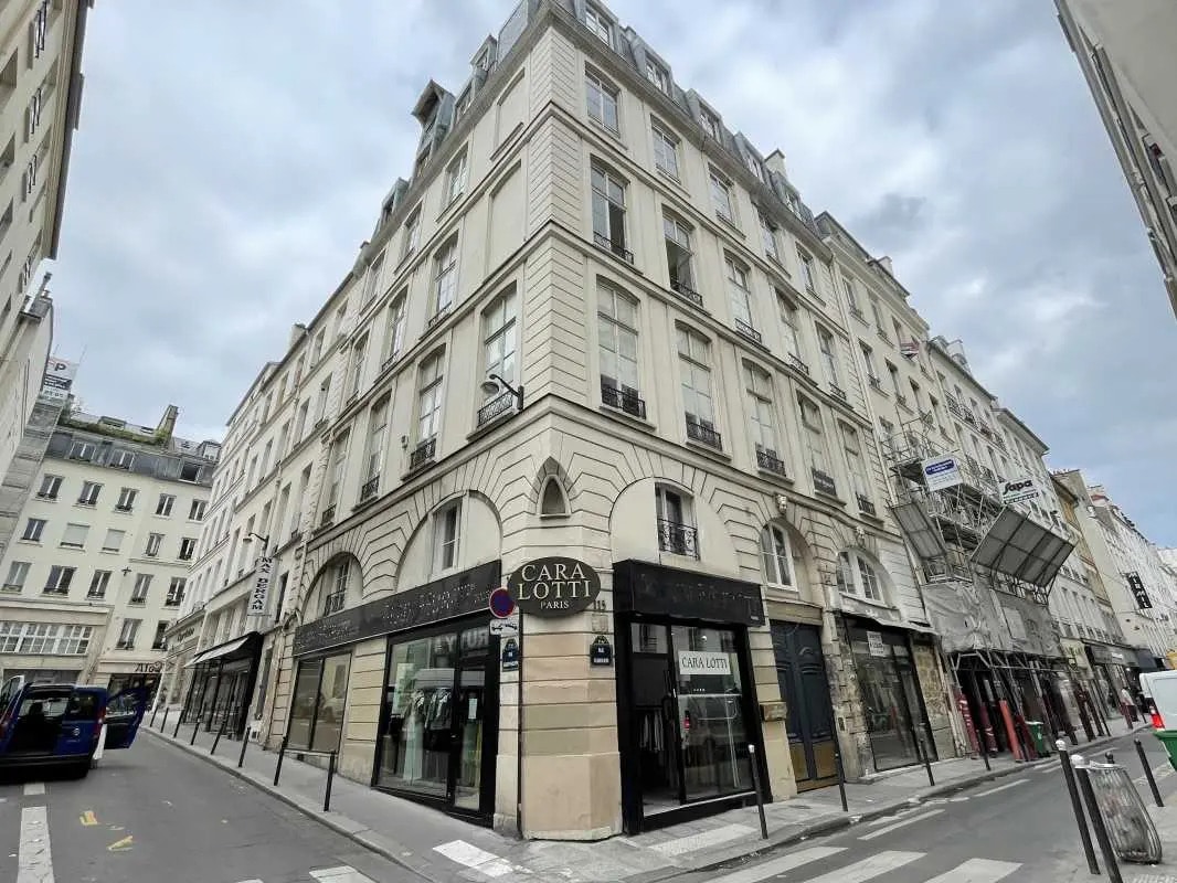 Office in Paris for sale Building Photo- Image 1 of 10