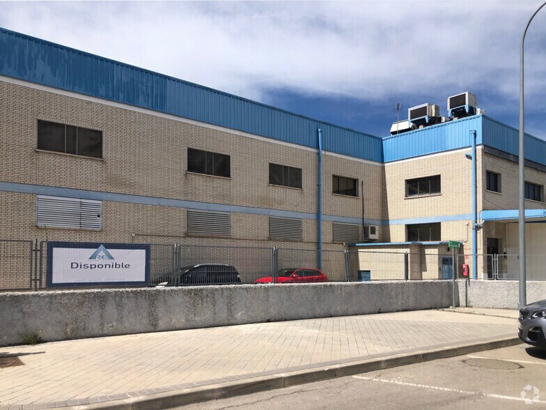 Calle de los Aragoneses, 16, Alcobendas, Madrid to rent - Building Photo - Image 2 of 18