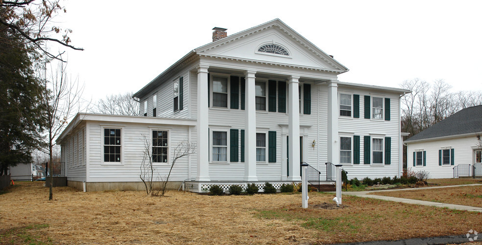 123 Middle St, Bristol, CT for sale - Primary Photo - Image 1 of 1