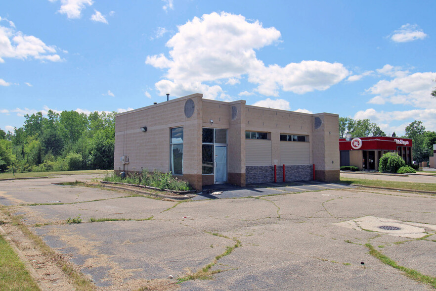 4435 W Pierson Rd, Flint, MI for sale - Building Photo - Image 1 of 1