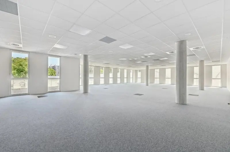 Office in Villeurbanne to rent - Interior Photo - Image 1 of 11