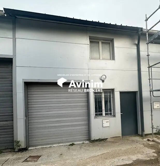 Location Entrepôt 75 m² - Photo 1
