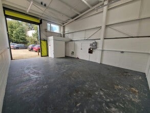 Limberline Spur, Portsmouth to rent Interior Photo- Image 2 of 2