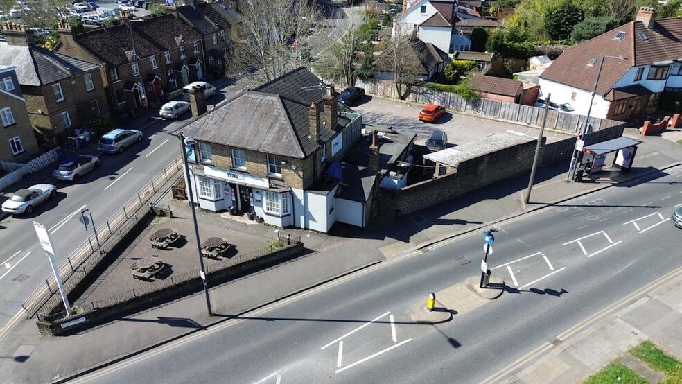 1A Rickmansworth Rd, Pinner for sale - Building Photo - Image 3 of 14