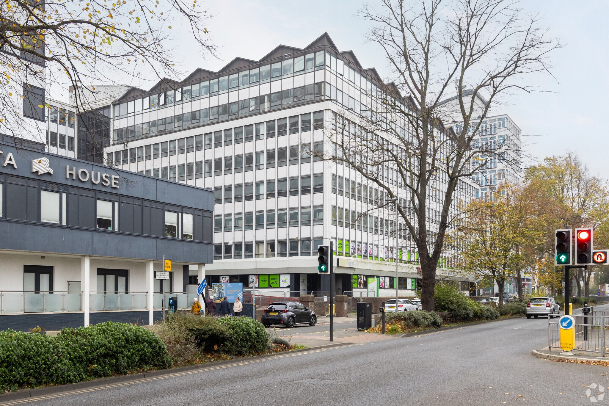 33-41 Victoria Ave, Southend On Sea for sale Primary Photo- Image 1 of 1