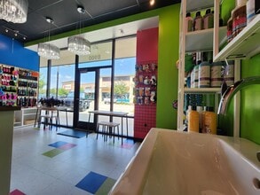 13517 University Blvd, Sugar Land, TX to rent Interior Photo- Image 2 of 7