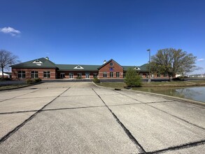 1449 Kimber Ln, Evansville, IN for sale Building Photo- Image 1 of 47