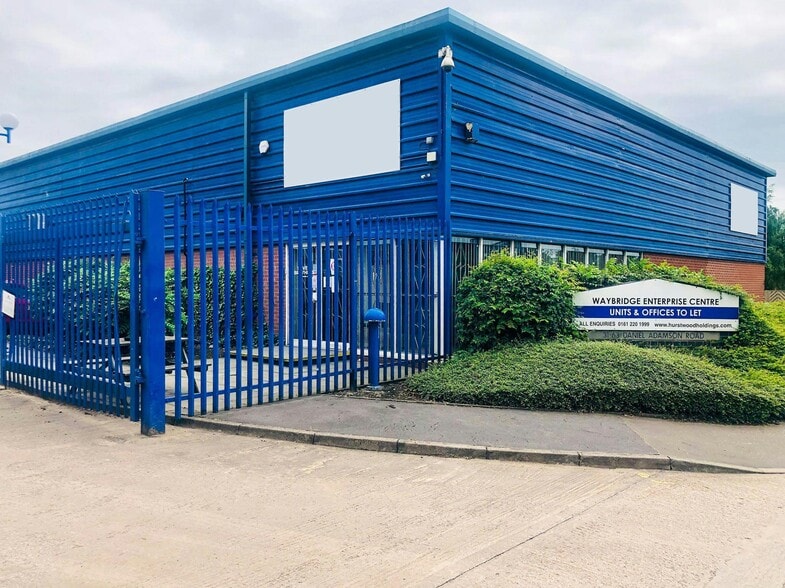 Daniel Adamson Rd, Salford to rent - Building Photo - Image 3 of 9