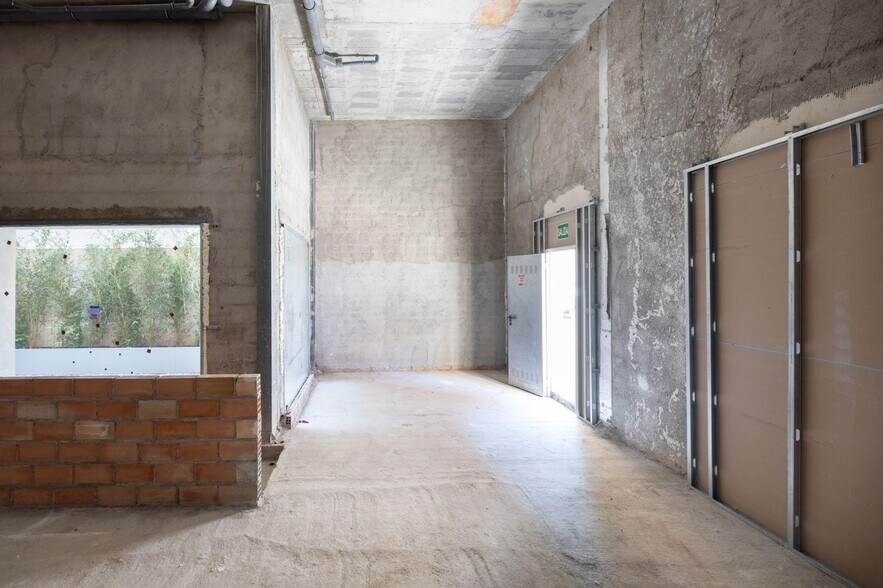 Calle Azhuma, 38, Granada, Granada for sale - Interior Photo - Image 3 of 11