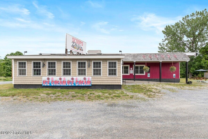 5527-5531 Rte 7, Hoosick Falls, NY for sale - Primary Photo - Image 1 of 73