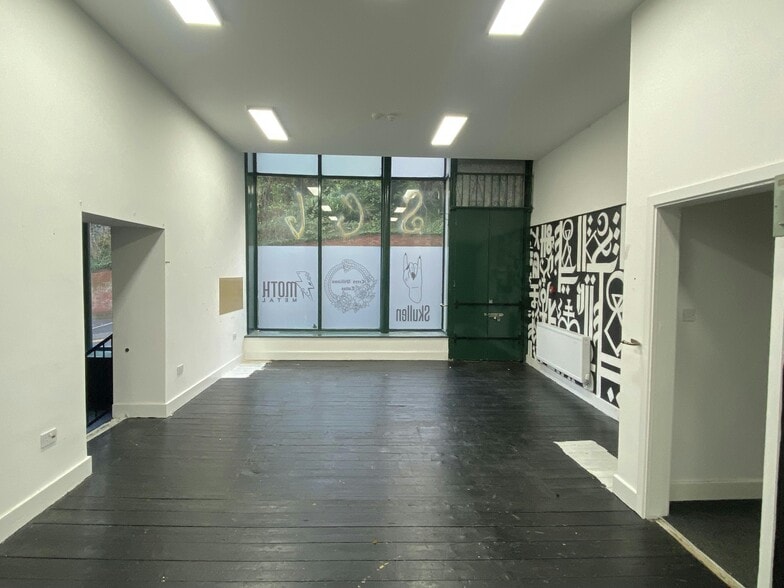 10-12 Akenside Hl, Newcastle Upon Tyne to rent - Interior Photo - Image 3 of 6