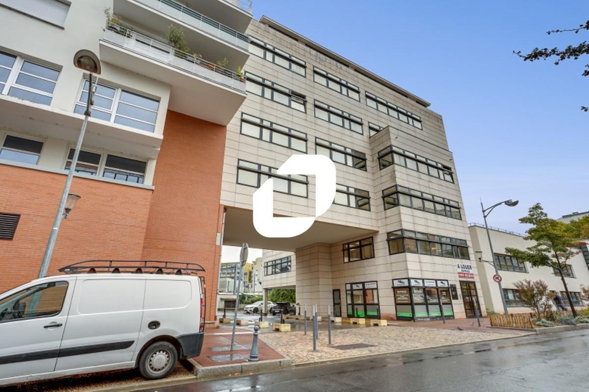 Office in Issy-les-Moulineaux to rent Building Photo- Image 1 of 10
