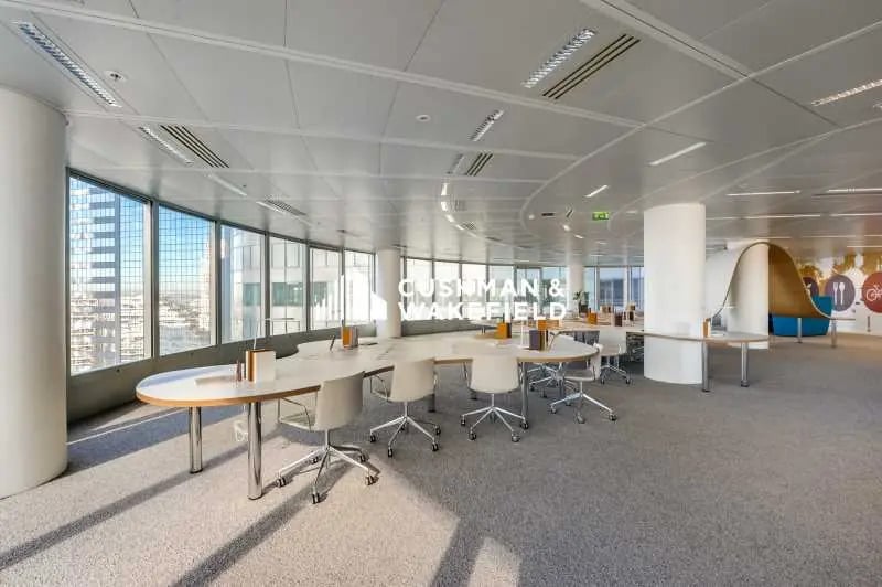 110 Esplanade Du Général De Gaulle, Courbevoie to rent Building Photo- Image 1 of 6