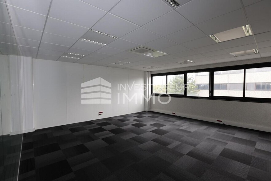 Office in Antony to rent - Interior Photo - Image 3 of 3